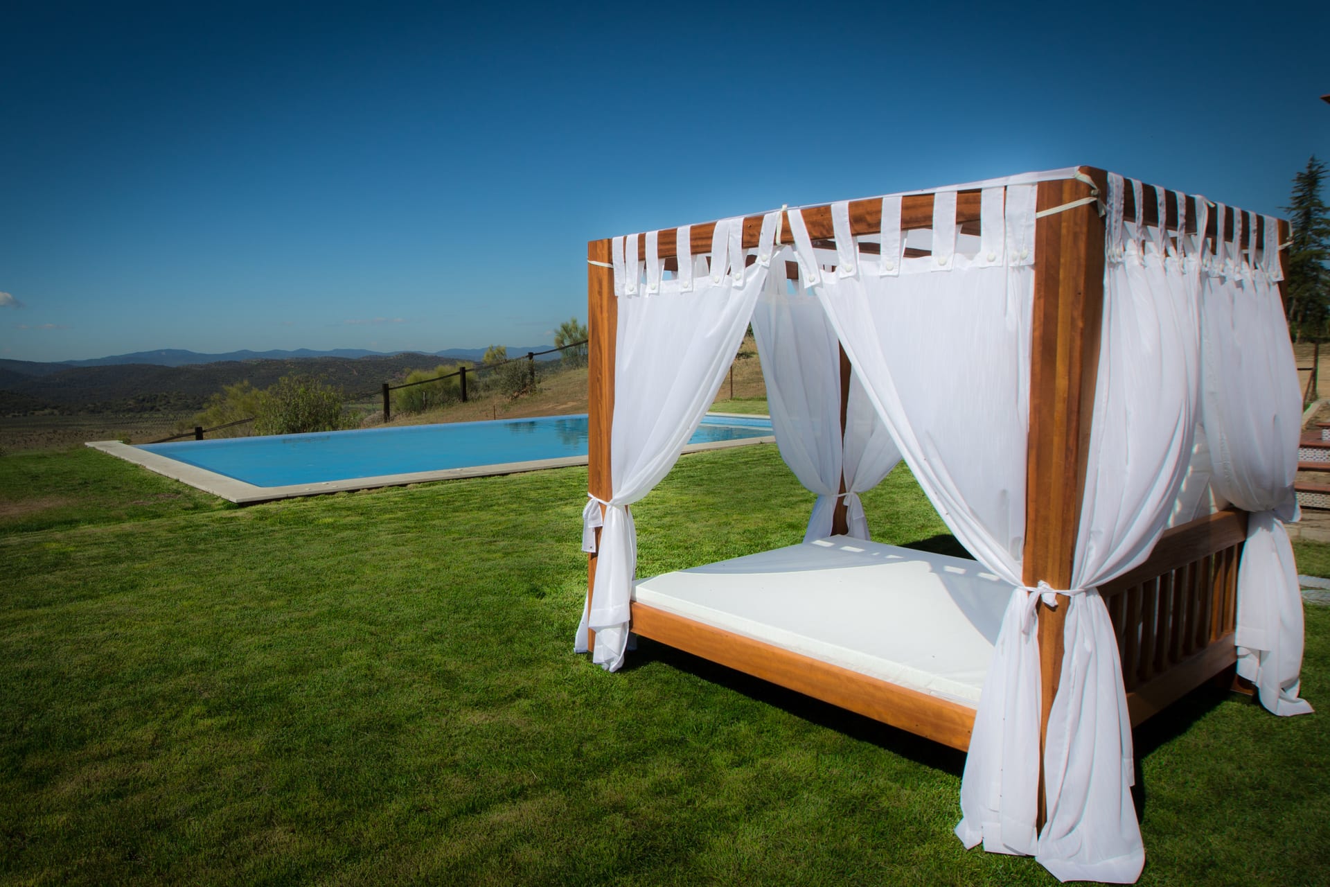 Cortijo Los Tomillares - Cama balinesa
